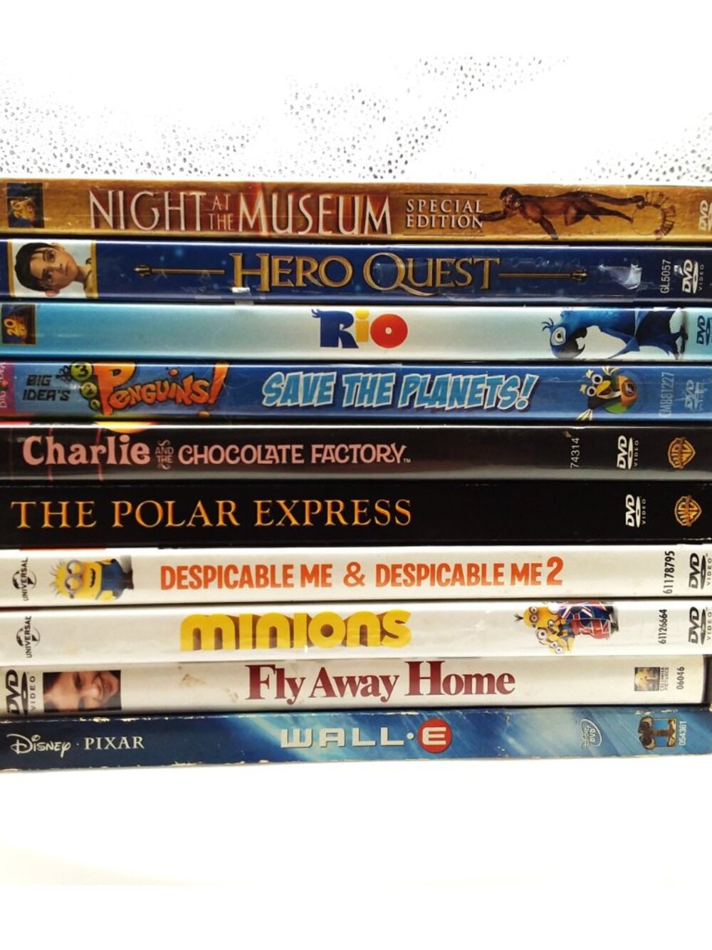 10 Family Kids Movies DVD Lot Ploar Express Wall E Night at Museum Minions MORE
